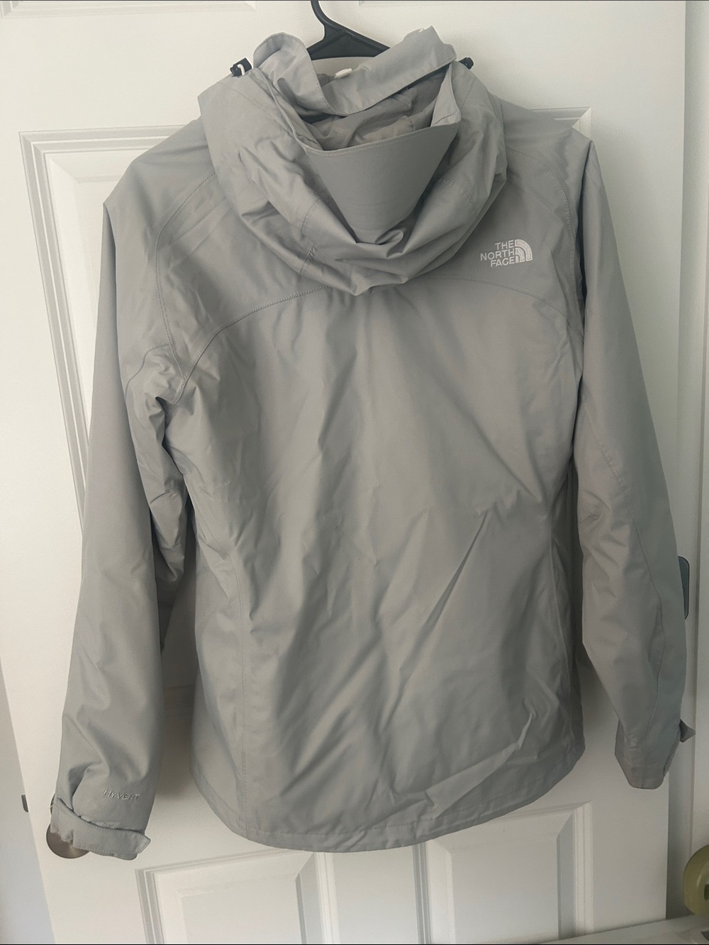 The North Face Women's Light Gray Hooded Ski Jacket - Picture 2 of 5